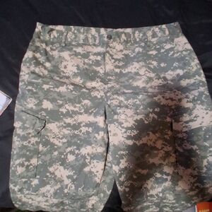 U.S. Army Green Camouflage Cargo Shorts